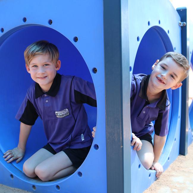 HOWARD SPRINGS PRIMARY SCHOOL. (L-R): Daly Rapp and Nixon Brennan