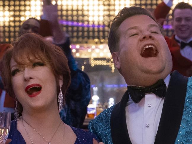 ***EMBARGOED FOR BINGE GUIDE DEC 06, 2020***THE PROM (L to R) MERYL STREEP as DEE DEE ALLEN,JAMES CORDEN as BARRY GLICKMAN in THE PROM. Cr. MELINDA SUE GORDON/NETFLIX Â© 2020