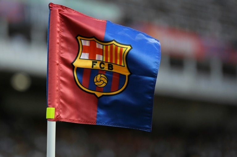 La policía allanó la sede de los árbitros de fútbol español en relación con la investigación de corrupción del Barça