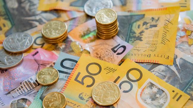 Australians want to see laws to force banks to refund customers who have been scammed. Picture: iStock