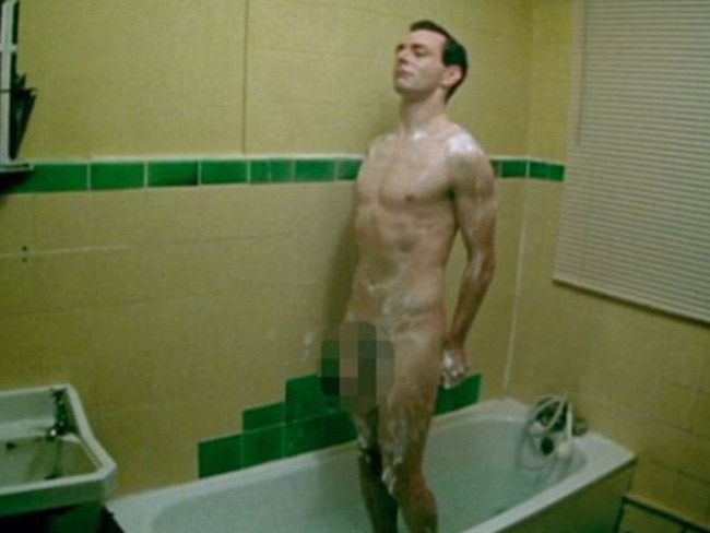 The photo of Sheen in the bath.