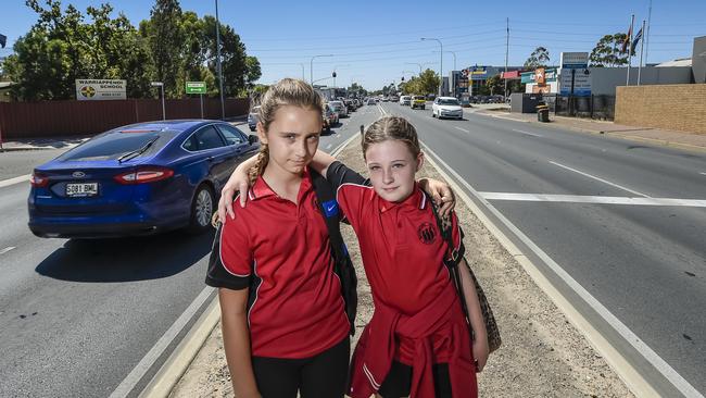 Richmond Primary School students Sayde-Rose Meakes, 10, and Willow Woodward, 9, had plans to go to Adelaide High School together. Picture: AAP/Roy VanDerVegt