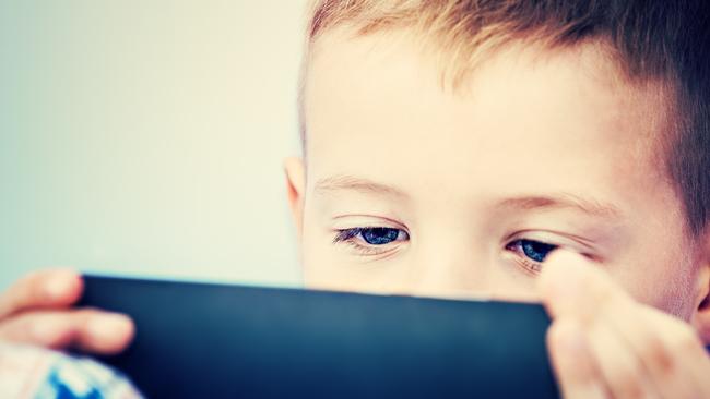 Young children struggle to regulate their behaviour during and after intense tablet use.