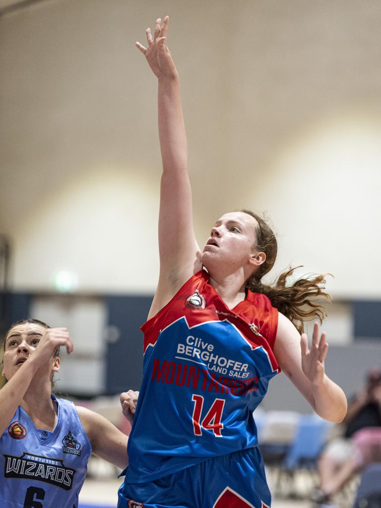 Halle Shipton for Toowoomba Mountaineers against Northside Wizards in QSL Division 1 Women round 2 basketball at Clive Berghofer Arena, St Mary's College, Sunday, April 21, 2024. Picture: Kevin Farmer