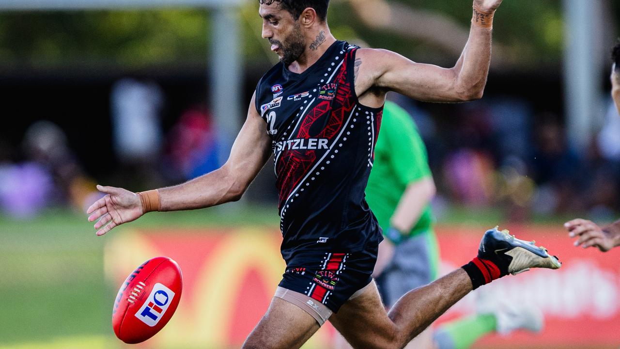What led ex-AFL player to make his debut for country club