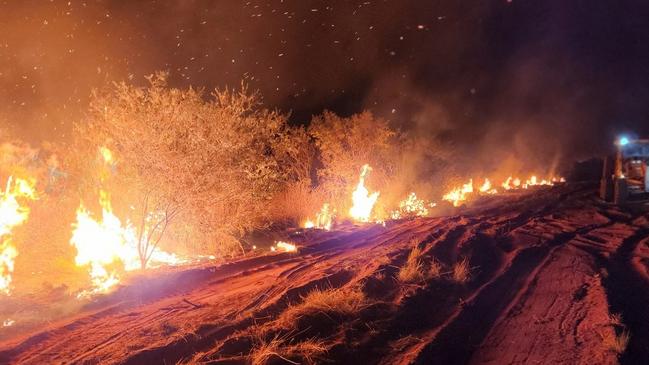 The Barkly fire remained at an “advice” level on Sunday and the situation was still serious while work continued in the southwest and northeast flanks of the blaze. Picture: Bushfires NT