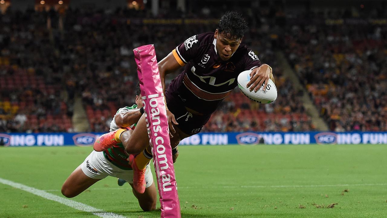 Brisbane Broncos player Selwyn Cobbo fined, disqualified from driving over  road offences