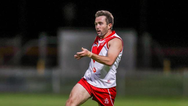 Abe Ankers had another strong showing for Federal. Picture: Charlie Lowson / AFLNT Media