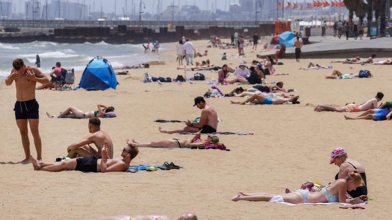 A mystery discharge of vegetable oil prompted the Environmental Protection Authority Victoria to label St Kilda Beach (pictured) as ‘poor’ over the weekend. Picture NCA NewsWire / Ian Currie