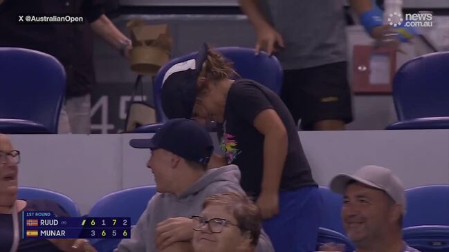 Young fan steals the show at the Australian Open