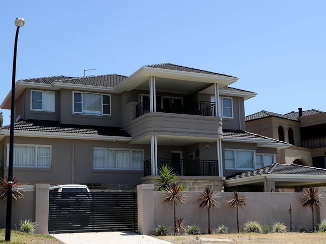 9/01/201750 Carnarvon Crescent, Coolbiniapic Colin Murty the Australian
