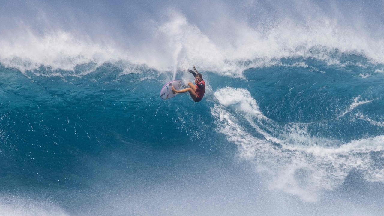 Molly Picklum has regained her world No. 1 ranking by winning the Hurley Pro. (Photo by Brian Bielmann / AFP) / RESTRICTED TO EDITORIAL USE