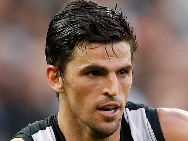 MELBOURNE, AUSTRALIA - MARCH 31: Scott Pendlebury of the Magpies in action during the 2018 AFL round 02 match between the Collingwood Magpies and the GWS Giants at the Melbourne Cricket Ground on March 31, 2018 in Melbourne, Australia. (Photo by Adam Trafford/AFL Media/Getty Images)