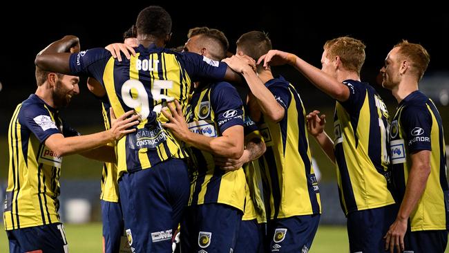 Bolt’s erstwhile Mariners teammates don’t want him to leave yet. (AAP Image/Dan Himbrechts)