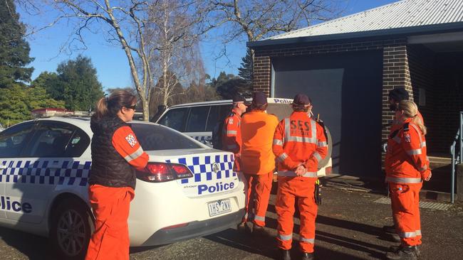 SES rescuers prepare for another day of searching.