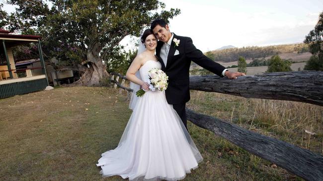 Megan Scouller, 23yrs, and Chris Finch, 24yrs, married at Ipswich on 31/10/09.