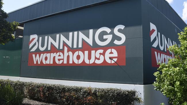 It is best for customers to jump onto the Bunnings website to check their local store’s trading hours. Picture: NewsWire / Andrew Henshaw