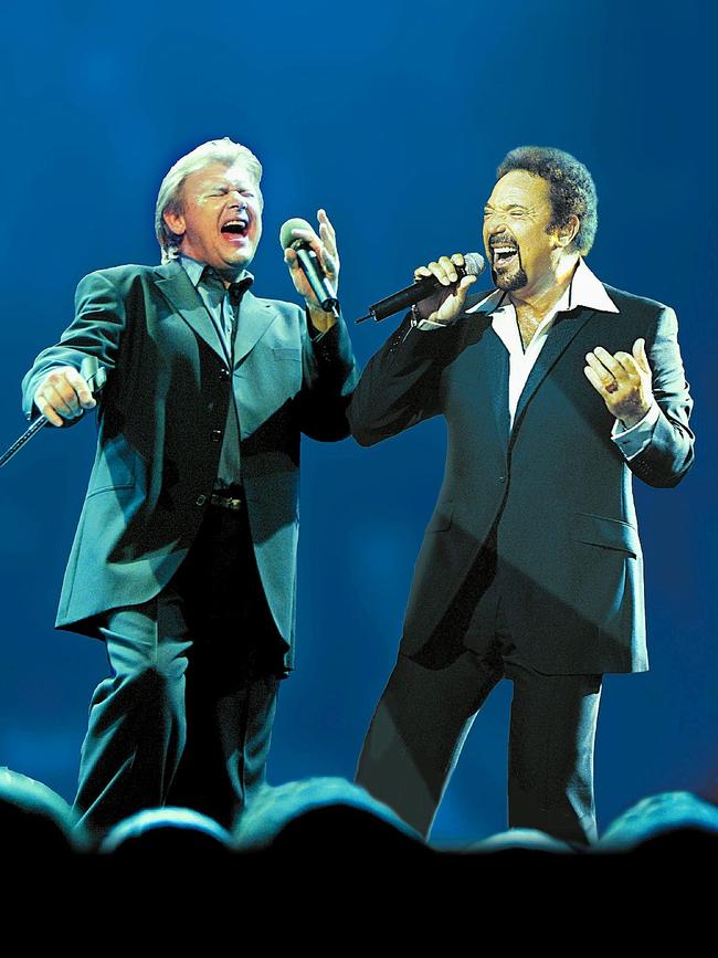 Farnham sings with Tom Jones during their 10-show tour of Australia in 2005.