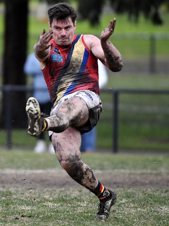 Josh Cowan in action for St Bedes-Mentone. Picture: Andrew Batsch