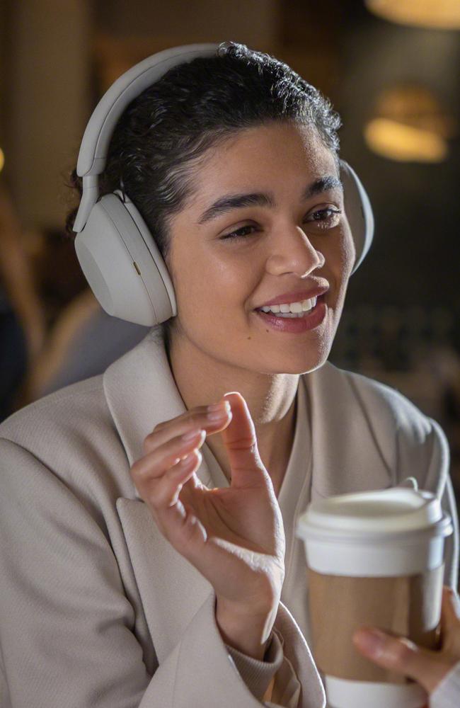 Sony's latest premium, active noice-cancelling headphones, the WH1000XM5.