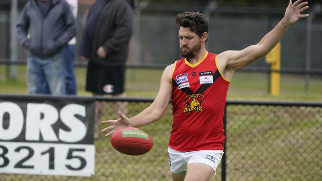 Arryn Siposs takes a kick for Dingley. Picture: Valeriu Campan