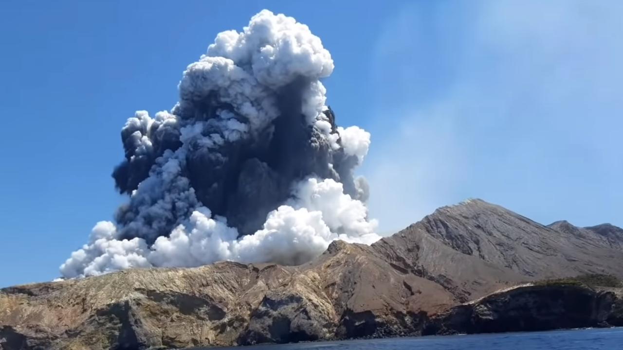 The eruption was captured from another tour boat. Picture: Allessandro Kauffmann