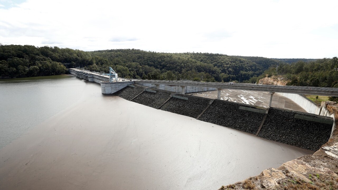 Penrith Liberal MP Ayres has begun a campaign to raise the Warragamba Dam wall