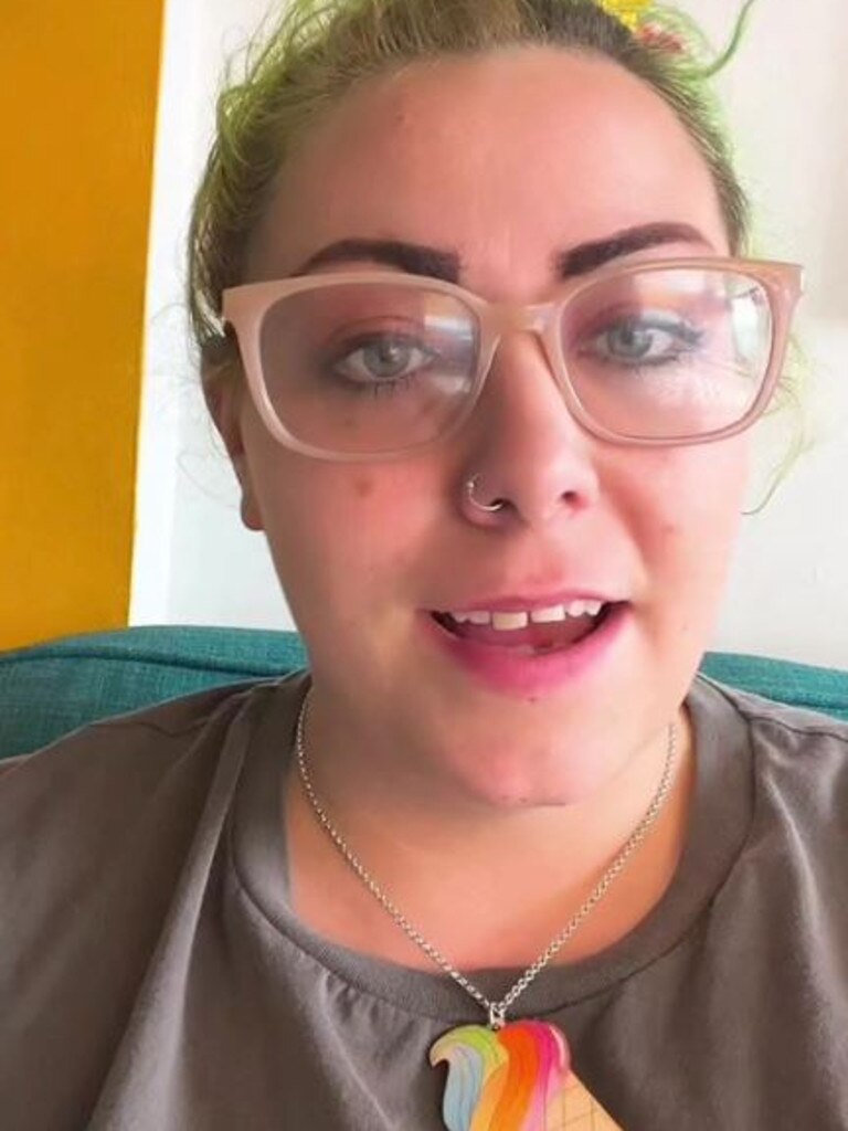 She said the waiter had billed her double for the food, which she refused to pay. Picture: Instagram/@lookatpoppy