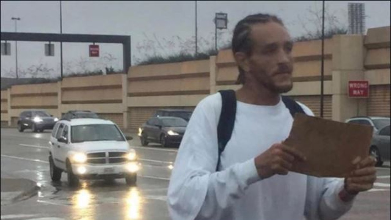 Former NBA star Delonte West in latest concerning images.