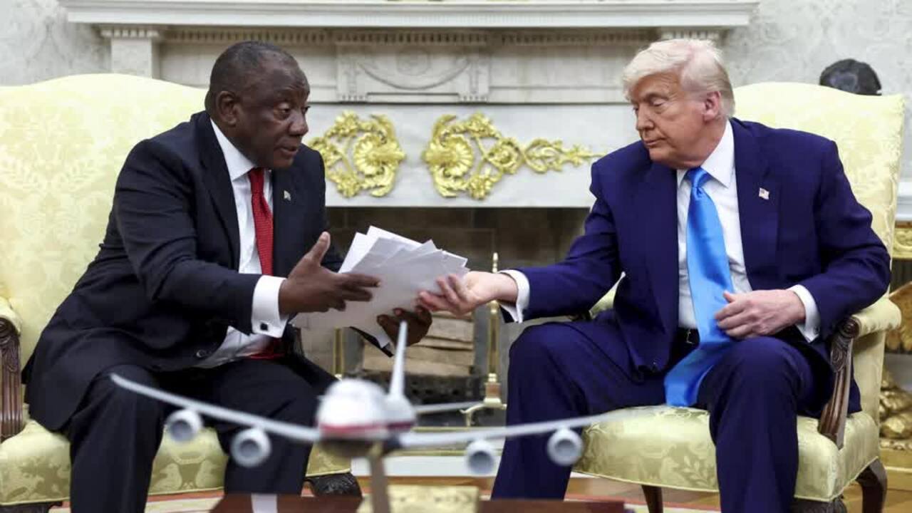 Trump confronts South African president with false genocide claims