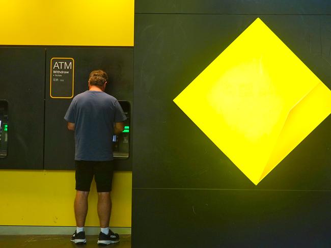 MELBOURNE AUSTRALIA - NewsWire Photos OCTOBER 29, 2024: Photo of people at a Commonwealth Bank.Picture: NewsWire / Luis Enrique Ascui