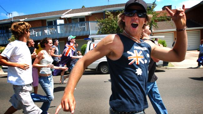 Photographer Craig Greenhill’s inside story on Cronulla riots train ...