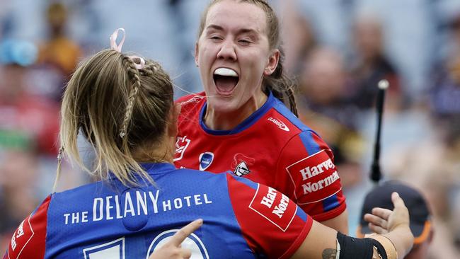 Tamika Upton scores the match winner during the NRLW Grand Final between the Newcastle Knights and the Gold Coast Titans at Accor Stadium, Sydney Olympic Park. Pics Adam Head