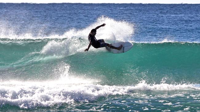 Clean winter-like conditions at Narrowneck. Picture: Tim Marsden