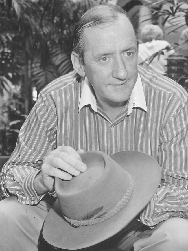 Tim Fischer with his Akubra hat in 1991.