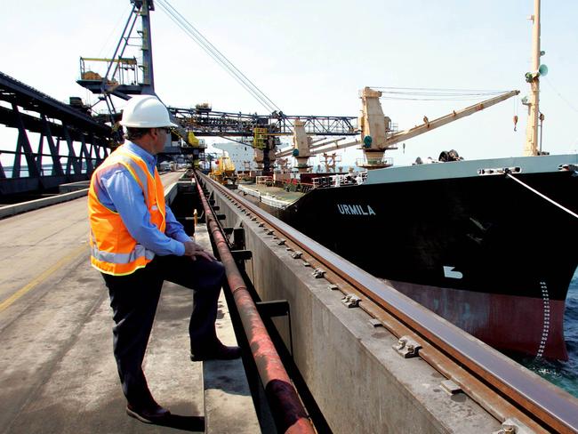 02 Dec 2004 Tankers at Dalrymple Bay Coal export facility - Frank Ross, Prime Infrastructure Consultant. - industry qld loading exports tanker