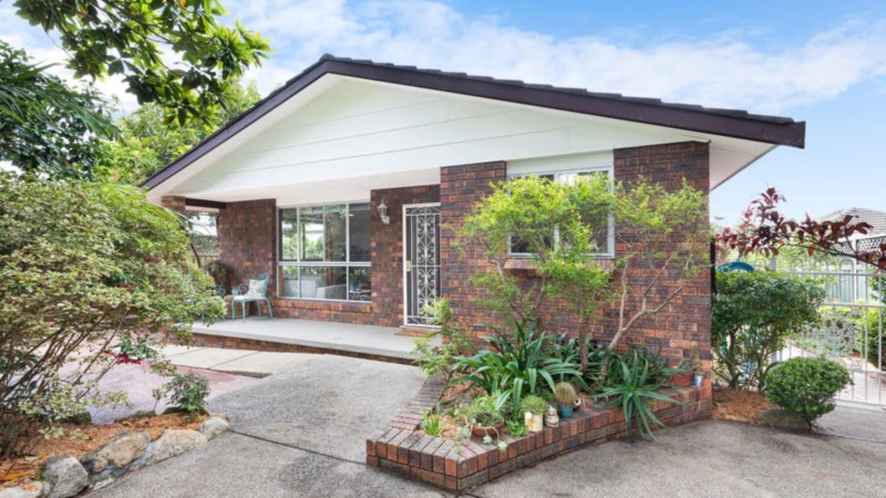 33 Churchill Ave, Kirrawee.