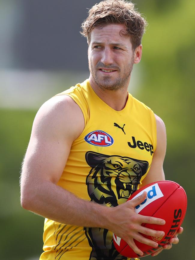 Kane Lambert works out in the Queensland sun.