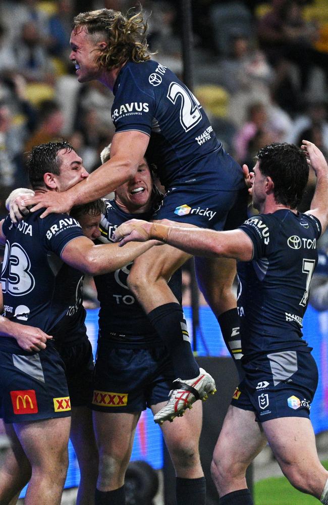 North Queensland Cowboys celebrate Jaxon Purdue's matchwinning try against the Bulldogs. Picture: NRL Imagery