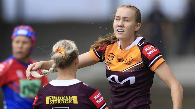 WOLLONGONG, AUSTRALIA - MARCH 06: Tamika Upton (R) celebrates a try during the round two NRLW match between the Newcastle Knights and the Brisbane Broncos at WIN Stadium, on March 06, 2022, in Wollongong, Australia. (Photo by Mark Evans/Getty Images)