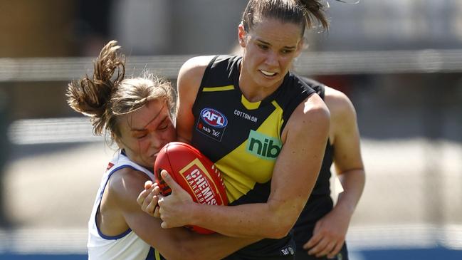 Ashleigh Riddell puts the clamps on Richmond’s Gabrielle Seymour.