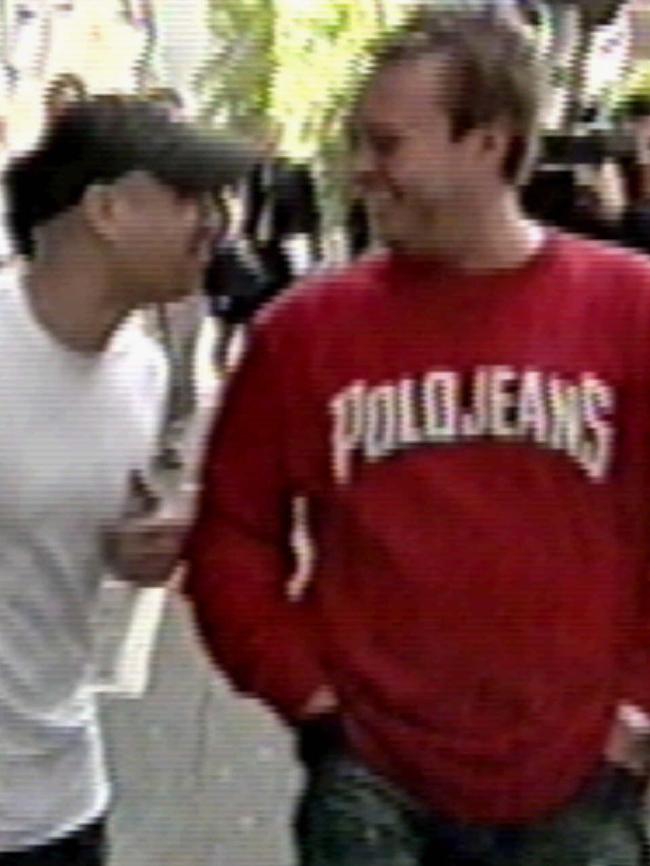 Andrew Veniamin (left) and Carl Williams leave court in 2004, just hours before Veniamin was shot dead in a Carlton restaurant. Picture: Channel 7 News.