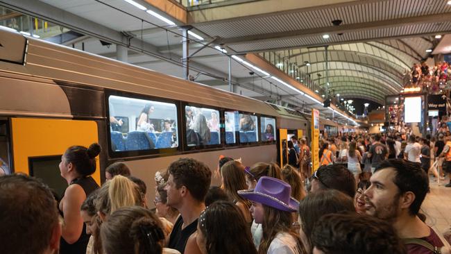 Commuters will face transport chaos from Thursday night with the shut down of Sydney trains that carry one million people a day. Picture: NewsWire / Flavio Brancaleone