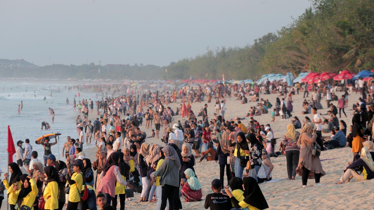 Experts Call To Ban Aussie Tourists From Bali For Six Months Over Foot ...