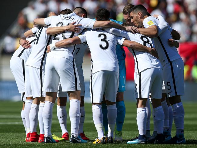 WELLINGTON, NEW ZEALAND - NOVEMBER 11:  New Zealand players form a huddle during the 2018 FIFA World Cup Qualifier match between the New Zealand All Whites and Peru at Westpac Stadium on November 11, 2017 in Wellington, New Zealand.  (Photo by Hagen Hopkins/Getty Images)