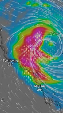 Cyclone Kirrily closes in on NQ coast