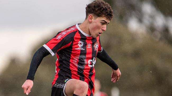 Julian Rodriguez in action for Altona Magic. Picture: MP Images