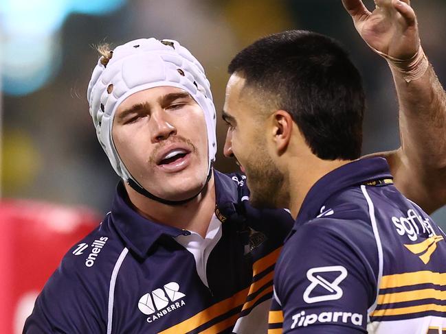 CANBERRA, AUSTRALIA - JUNE 07: Tom Wright of the Brumbies celebrates a try with team mates during the Super Rugby Pacific Qualifying Final match between Brumbies and Hurricanes at GIO Stadium, on June 07, 2025, in Canberra, Australia. (Photo by Mark Nolan/Getty Images)