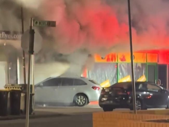 Two tobacco shops were suspiciously razed by fire in Coburg.