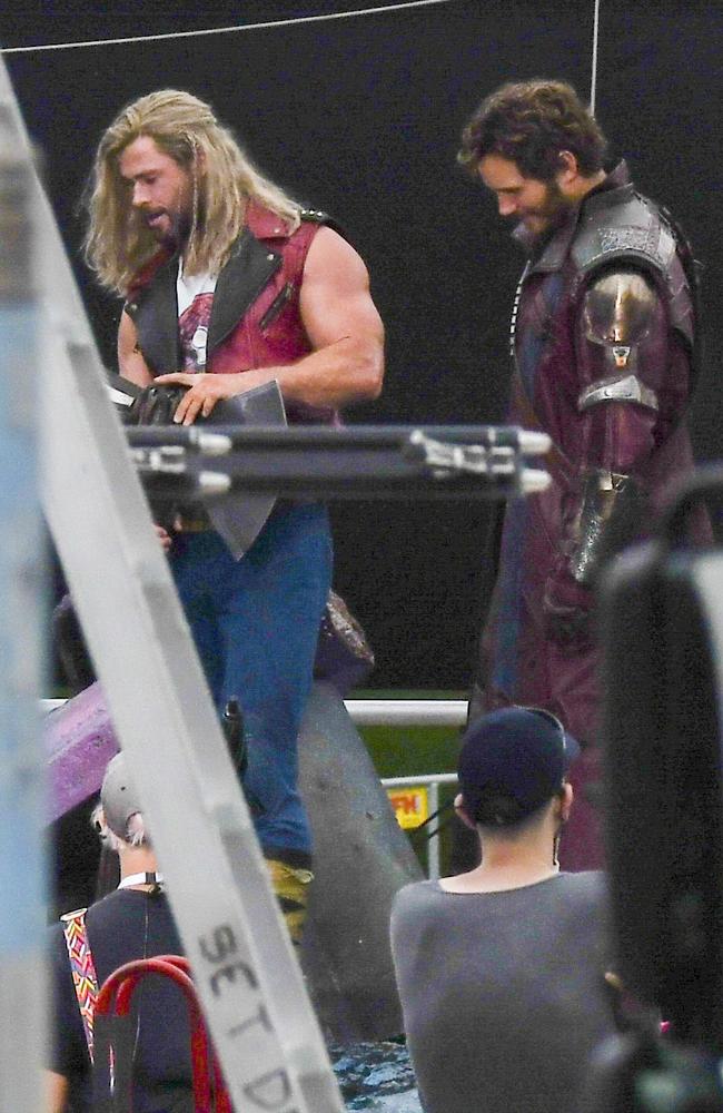 Someone’s been working out. Chris Hemsworth and Chris Pratt on the Sydney set of Thor: Love and Thunder. ©MEDIA-MODE.COM